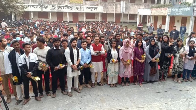 ছাত্রদলে যোগ দিলেন গণঅভ্যুত্থানে অংশ নেওয়া শতাধিক শিক্ষার্থী