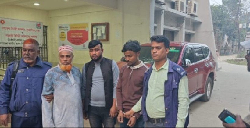 কেরানীগঞ্জে ভুয়া নামজারি কাগজপত্র ব্যবহার করে জমি রেজিস্ট্রির চেষ্টাকালে আটক ৩