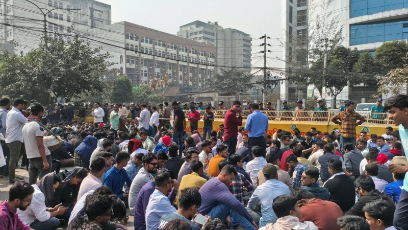 ইসির সামনে দ্বিতীয় দিনের অবস্থান কর্মসূচি শুরু করলো ছাত্রদল