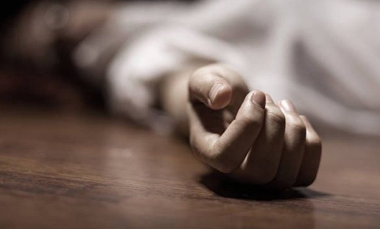 স্বামীর সাথে অভিমানে গৃহবধূর আত্মহত্যা!