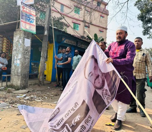 শ্রীমঙ্গলে নব নির্বাচিত এমপি নিজে নির্বাচনী ব্যানার সরিয়ে ফেলেন